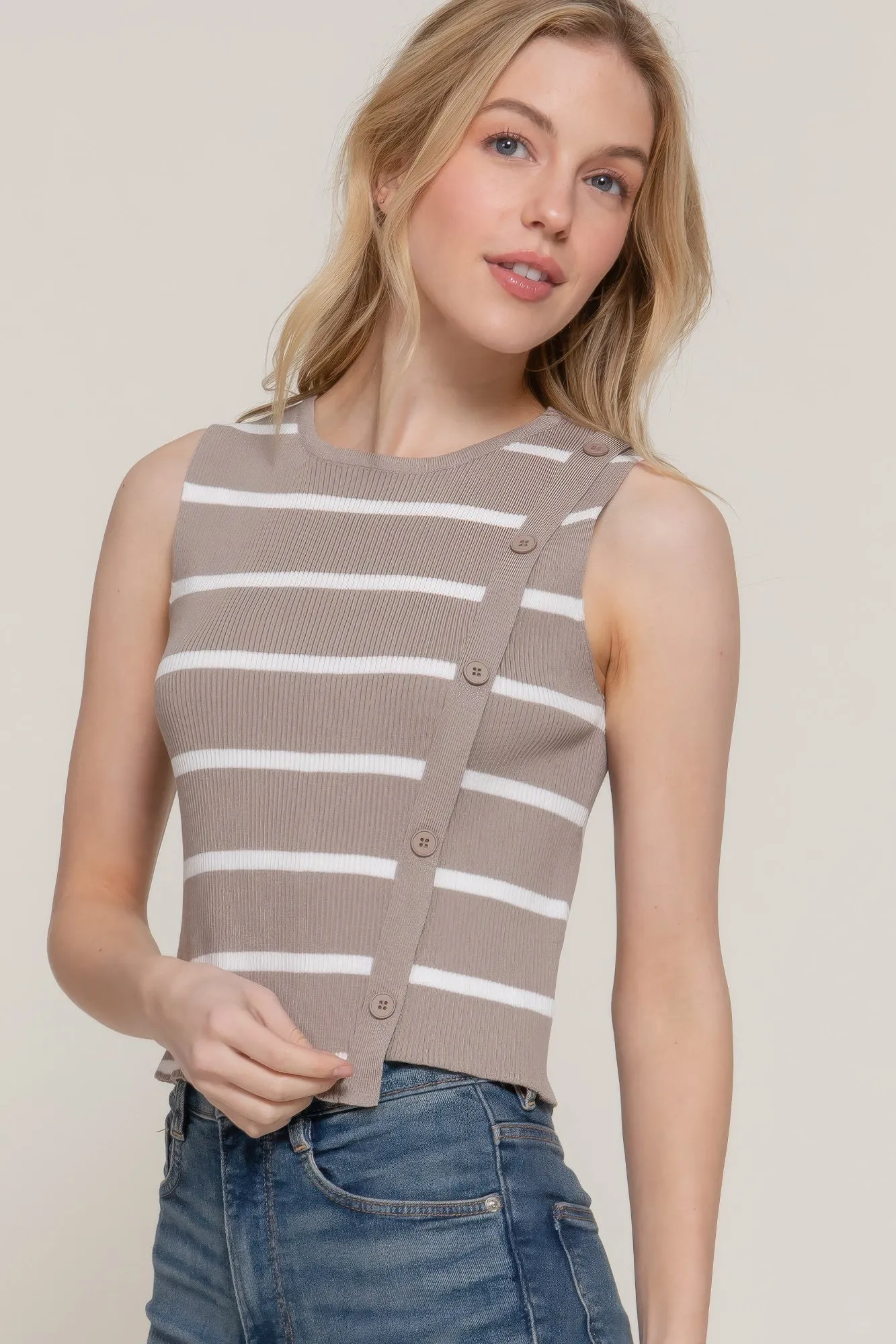 FASHNZFAB Sleeveless Diagonal Shape Stripe Spring Sweater