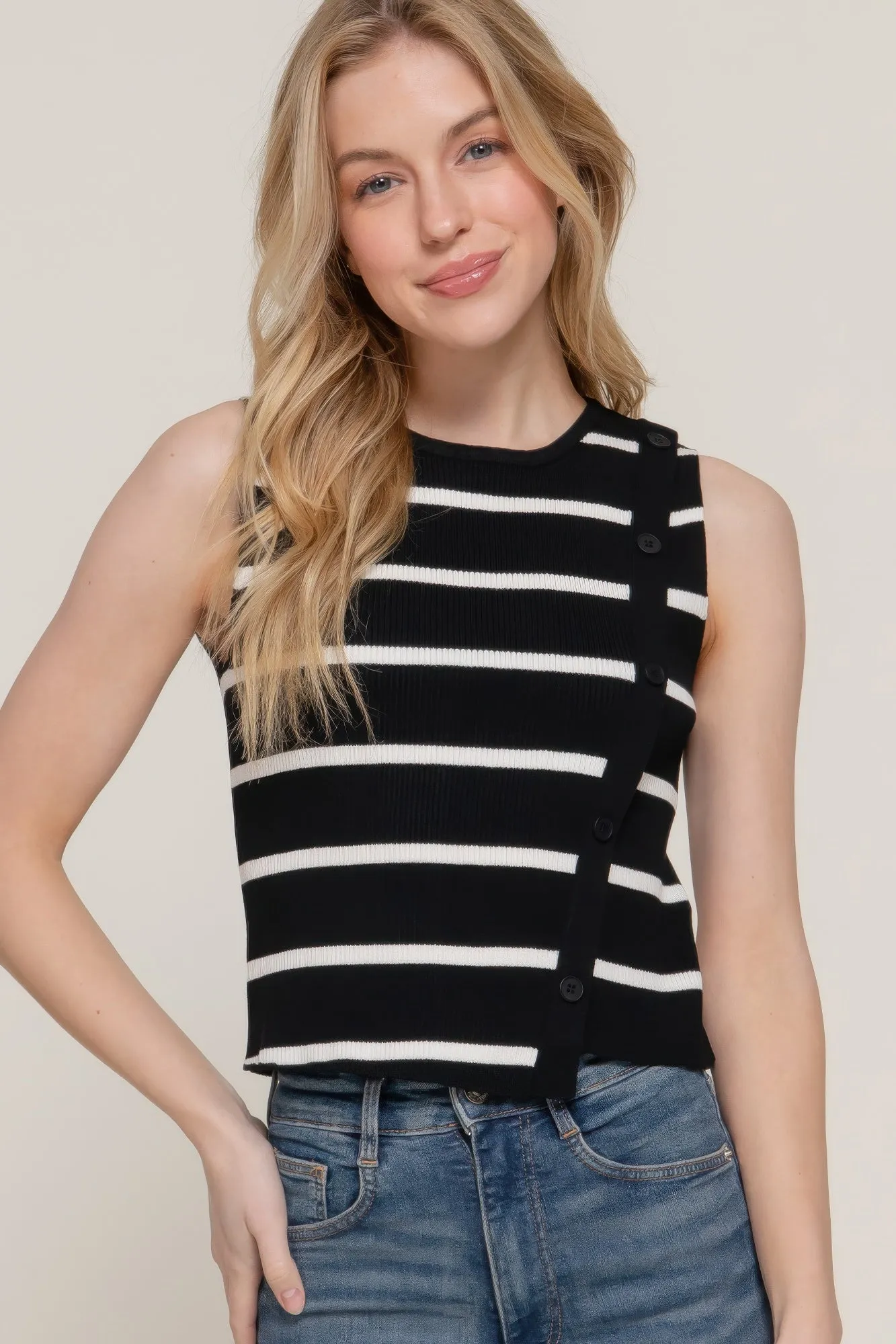 FASHNZFAB Sleeveless Diagonal Shape Stripe Spring Sweater