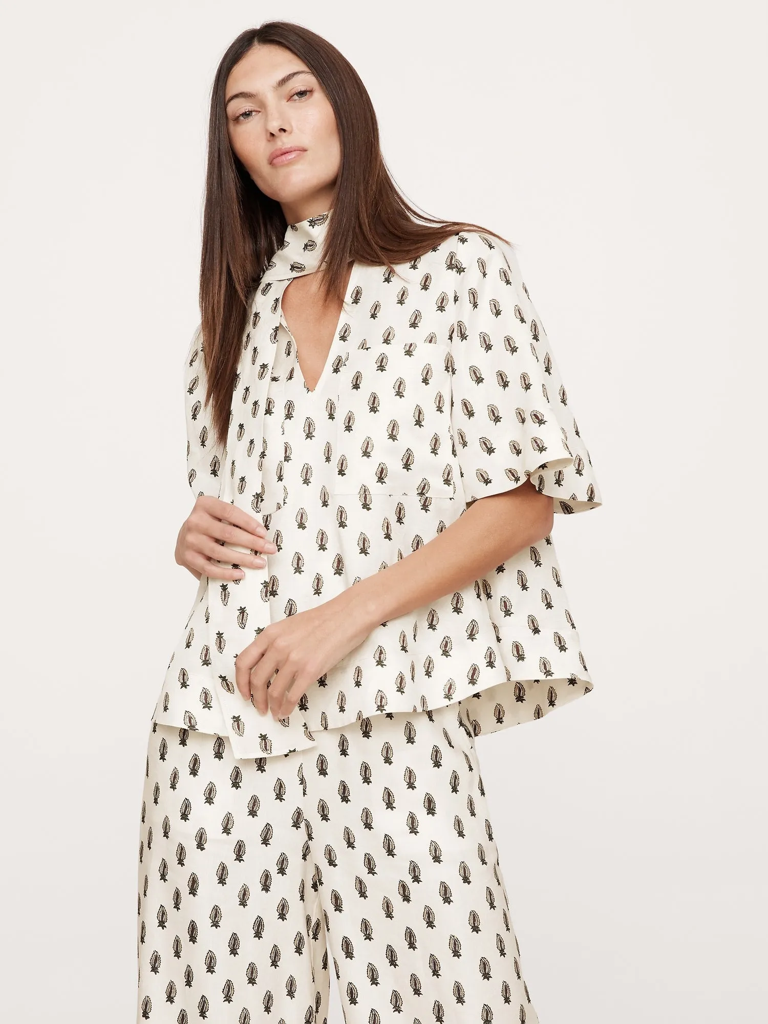 Viscose-Linen Tie-Neck Top Banana Republic